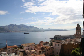 Отель Il Vecchio E Il Mare  Гаэта